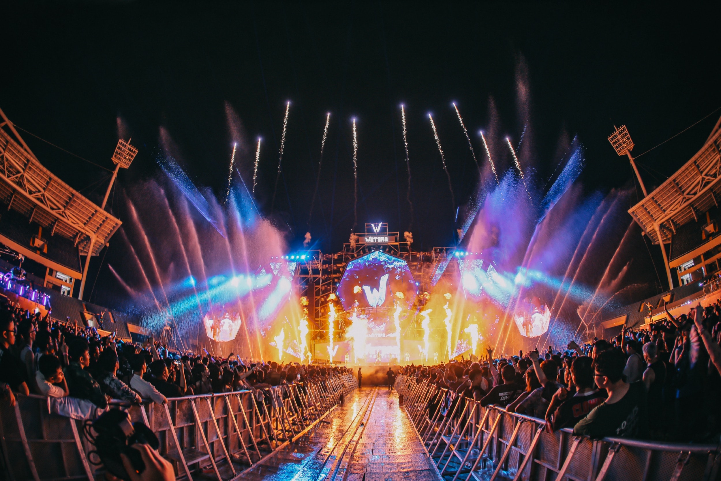 Sân khấu hoành tráng của Watera Festival tại Việt Nam