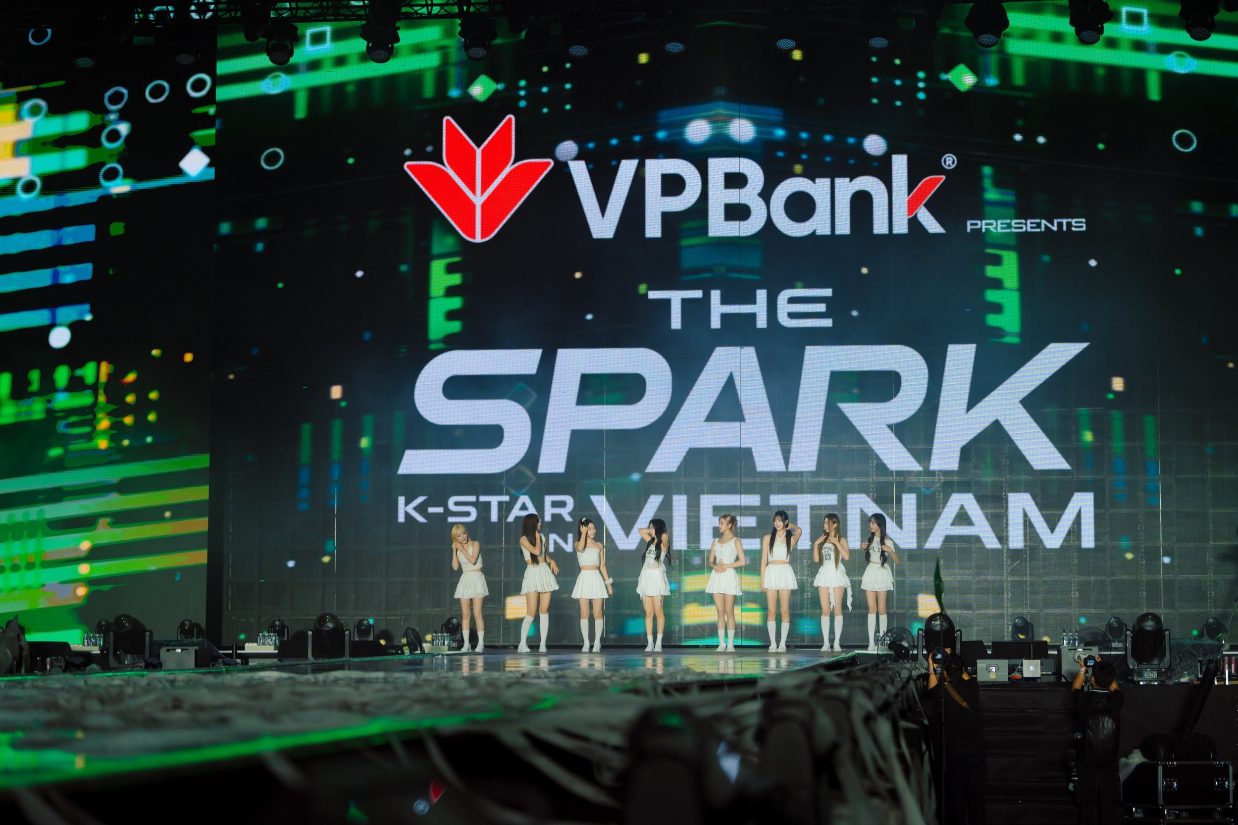Dàn nghệ sĩ thế hệ mới bùng nổ trên sân khấu K-Star Spark