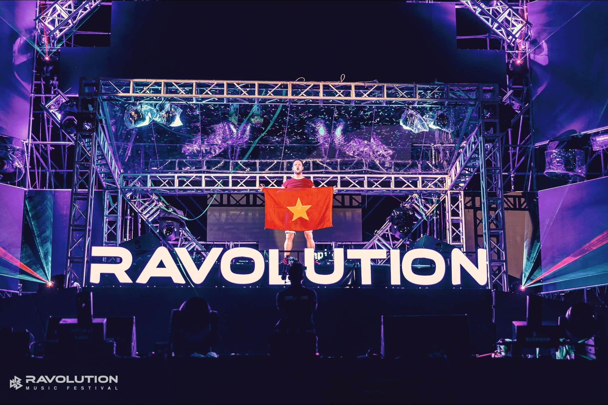Chân dung Ravers cuồng nhiệt