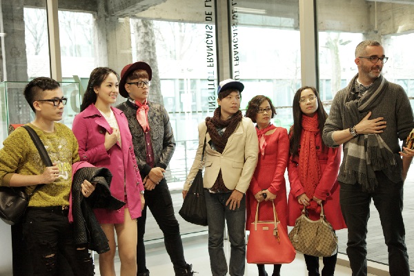 Mai Phương Th&uacute;y thăm viện mẫu Ph&aacute;p 2