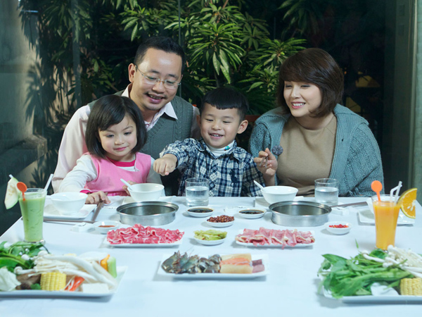 Cùng gia đình thưởng thức lẩu chay m&ugrave;a hiếu hạnh 1