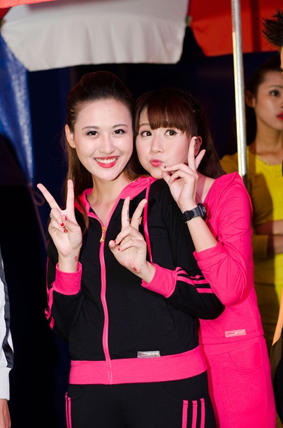 Tuấn Hưng "ch&aacute;y" hết m&igrave;nh trong Silver Star Fashion Show 10