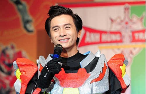 Đ&ecirc;m nhạc hội Gi&aacute;ng sinh c&ugrave;ng Qu&aacute;n qu&acirc;n The Voice Kids - Quang Anh 4