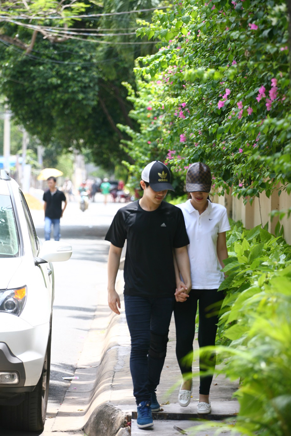 Đ&ocirc;ng Nhi, &Ocirc;ng Cao Thắng t&igrave;nh tứ tập m&uacute;a cho nhạc kịch &ldquo;chuyển hương&rdquo; 2