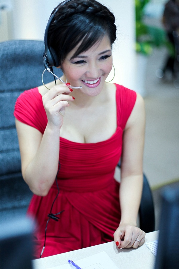 Hồng Nhung, Kh&aacute;nh Thi duy&ecirc;n d&aacute;ng l&agrave;m "Điện thoại vi&ecirc;n" 7