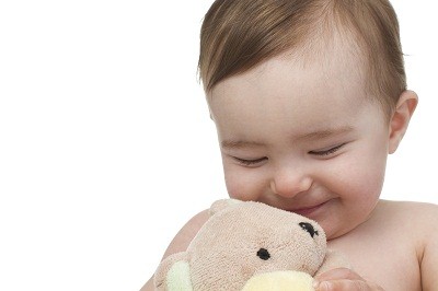 C&aacute;c mẹ chia sẻ b&iacute; quyết  bảo vệ l&agrave;n da của b&eacute; 1