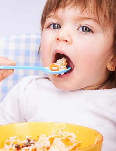 5 bước gi&uacute;p tăng chiều cao cho b&eacute; 4