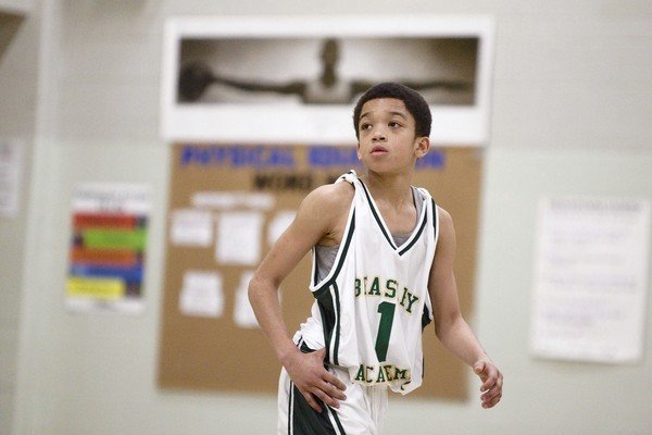 &ldquo;Soi&rdquo; những thi&ecirc;n thần nh&iacute; của b&oacute;ng rổ thế giới 4