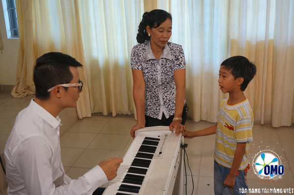 Cậu b&eacute; Thị Mầu: &ldquo;Th&iacute;ch ch&uacute; Ho&agrave;i Linh v&igrave; ch&uacute; rất đẹp&rdquo; 6