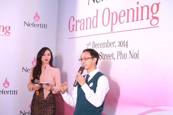 &Aacute; hậu T&uacute; Anh, Quỳnh Nga xinh đẹp dự khai trương showroom Nefertiti 7