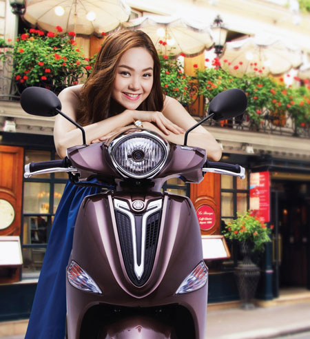 Những mẫu xe ga hợp thời trang cho qu&yacute; c&ocirc; c&ocirc;ng sở 4