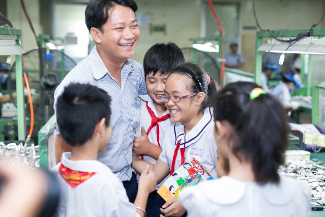 5000 v&eacute; Tết đo&agrave;n vi&ecirc;n đ&atilde; đến tay người xa qu&ecirc; 2