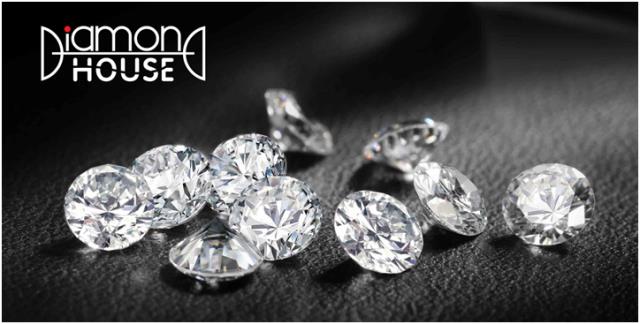 Chọn trang sức khiến ph&aacute;i đẹp xi&ecirc;u l&ograve;ng ng&agrave;y 8//3 5