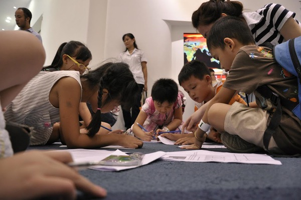 Cơ hội kh&aacute;m ph&aacute; thế giới khoa học của c&aacute;c nh&agrave; &ldquo;nghi&ecirc;n cứu nh&iacute;&rdquo; 1