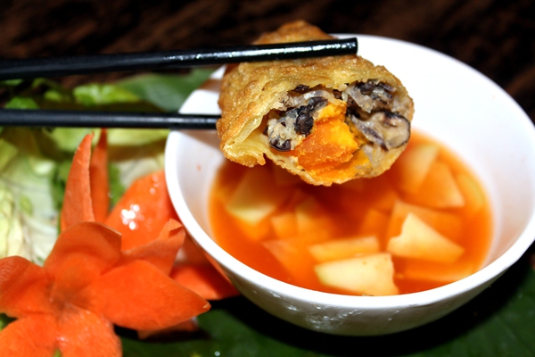 Trải nghiệm qu&aacute;n ăn H&agrave; Nội k&igrave; lạ ở S&agrave;i G&ograve;n 12