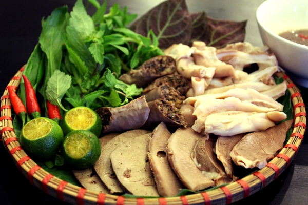 Trải nghiệm qu&aacute;n ăn H&agrave; Nội k&igrave; lạ ở S&agrave;i G&ograve;n 16