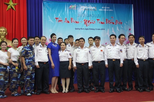 Hoa hậu Ngọc H&acirc;n đẹp hơn với h&igrave;nh ảnh b&igrave;nh dị 6