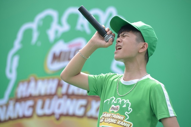 Bất ngờ với chiều cao vượt trội của&nbsp;Quang Anh "The voice kids" 5