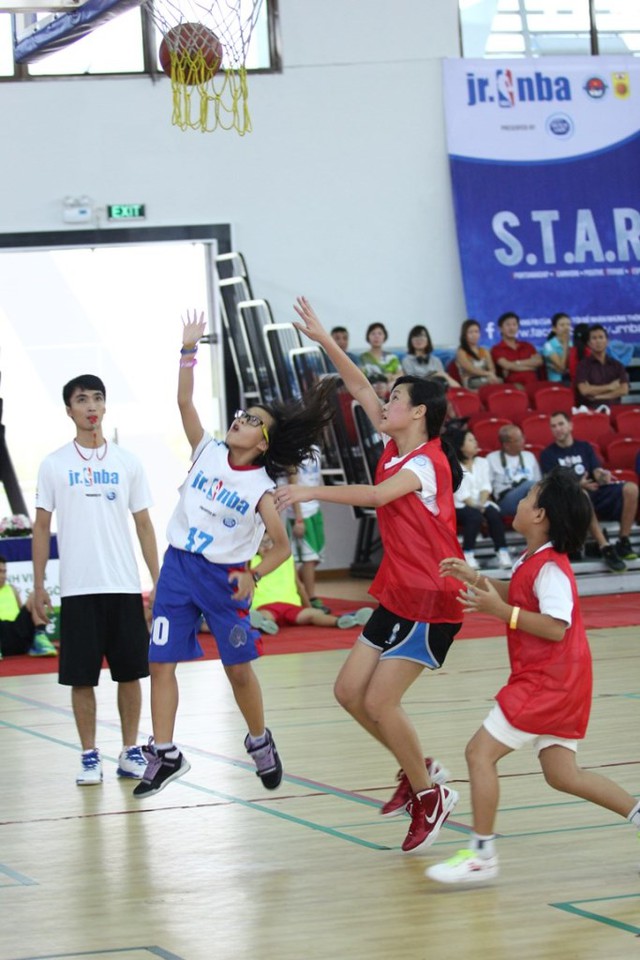 &ldquo;Soi&rdquo; những thi&ecirc;n thần nh&iacute; của b&oacute;ng rổ thế giới 5