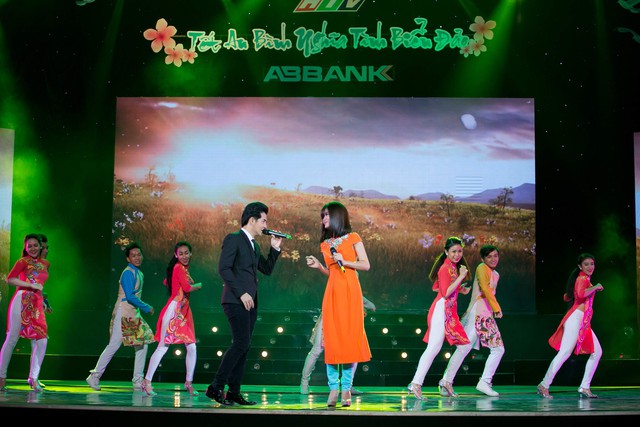 Đ&ocirc;ng Nhi "du xu&acirc;n" sớm c&ugrave;ng người y&ecirc;u 1