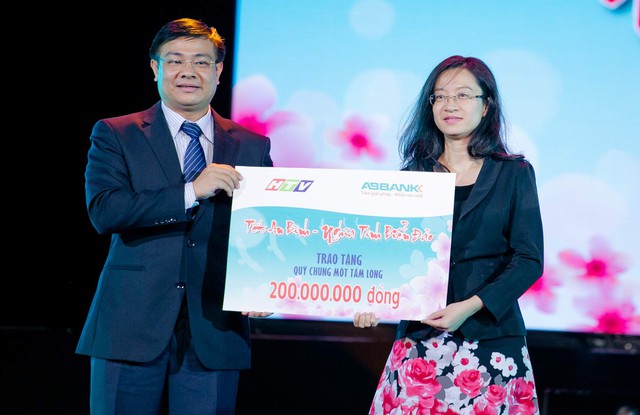 Đ&ocirc;ng Nhi "du xu&acirc;n" sớm c&ugrave;ng người y&ecirc;u 11