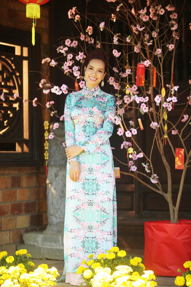 Thanh Bạch v&agrave; Th&uacute;y Hạnh rộn r&agrave;ng &aacute;o d&agrave;i đ&oacute;n năm mới 4