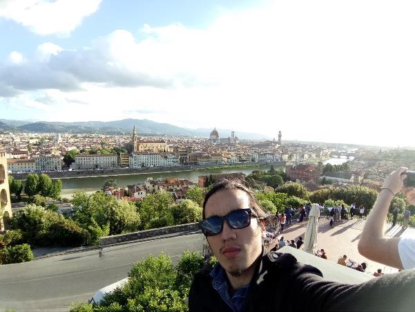 Selfie bằng camera góc rộng … Cảnh mùa thu nước Ý trong bức hình của bạn