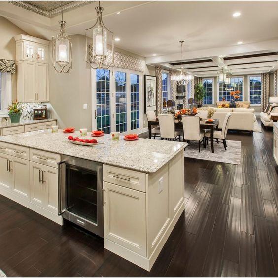 Tương tự với không gian này, một góc nhìn được mở ra từ khu bếp sẽ cho phép sự giao tiếp giữa người nấu và các vị khách của bạn