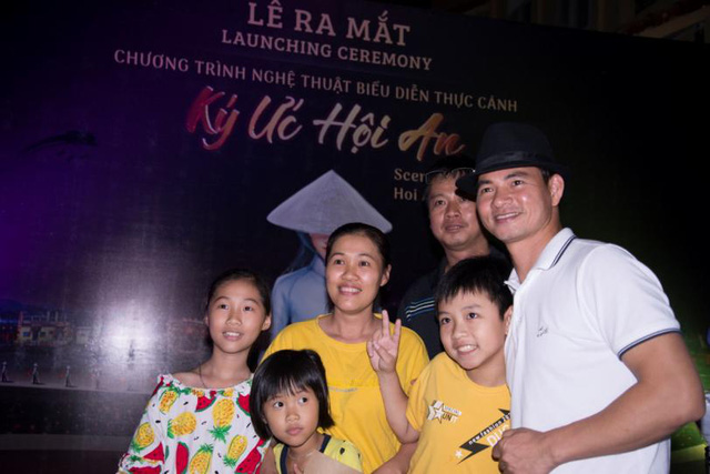 Nhiều nghệ sỹ nổi tiếng đến Hội An thưởng thức show diễn thực cảnh lớn nhất Việt Nam - Ảnh 4.