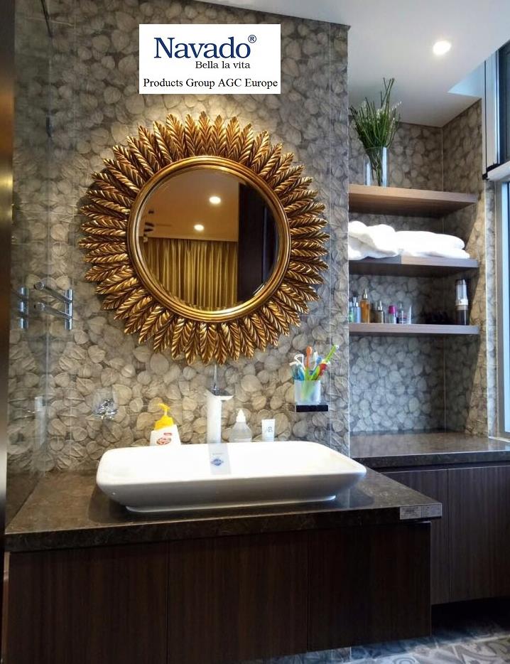Gương phòng tắm nghệ thuật: Với gương phòng tắm nghệ thuật, bạn sẽ có không gian tắm tuyệt đẹp hơn bao giờ hết! Với khả năng thăng hoa nghệ thuật của nó, gương phòng tắm sẽ mang lại sự tươi mới cho không gian của bạn và tạo ra một trải nghiệm thú vị khi tắm.