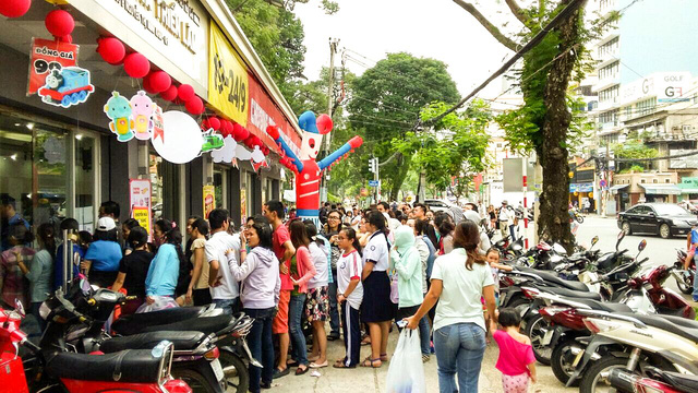 Ng&agrave;y hội đồ chơi giảm gi&aacute; khủng đổ bộ H&agrave; Nội - Ảnh 1.