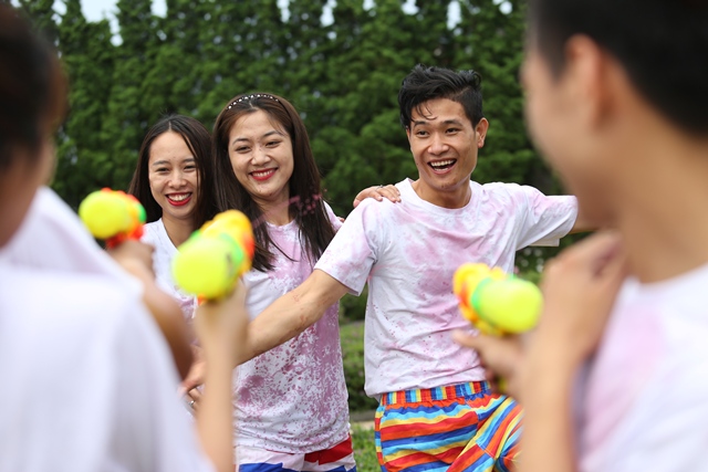 Lạc giữa vườn nho tươi v&agrave; thưởng vang miễn ph&iacute; tại Sun World B&agrave; N&agrave; Hills - Ảnh 2.