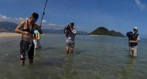 Kh&aacute;m ph&aacute; Nha Trang c&ugrave;ng cặp vợ chồng nổi tiếng T&uacute; Dưa &ndash; Lam Anh - Ảnh 5.