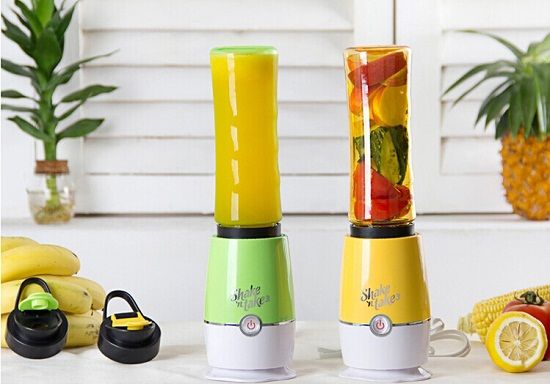 Nắng nóng đỉnh điểm, chị em nội trợ đua nhau làm sinh tố với máy xay giá chỉ 199.000Đ - Ảnh 1.