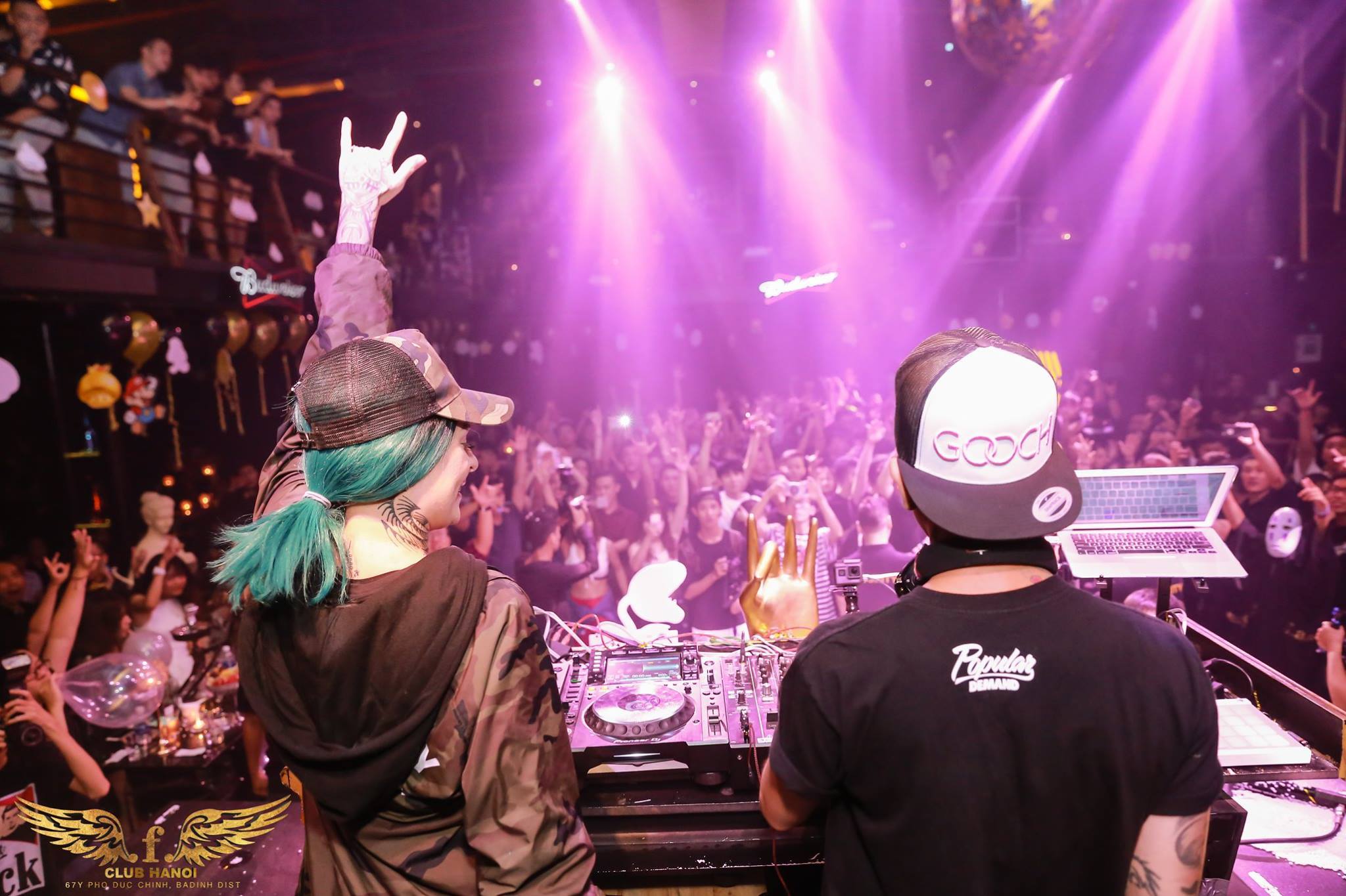 Tr&agrave;o lưu Headbangz đổ bộ, kh&aacute;n giả H&agrave; th&agrave;nh lại n&aacute;o nức đi bổ củi - Ảnh 3.