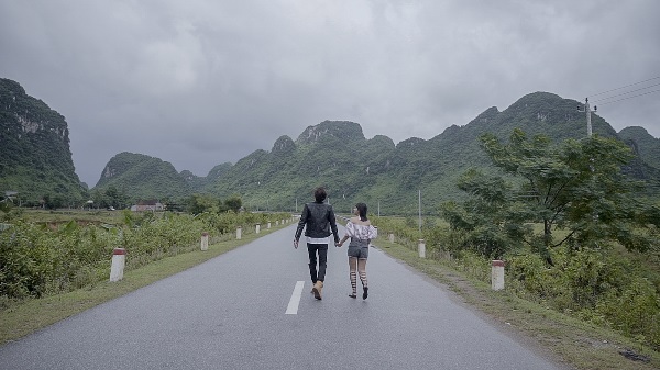 MV “Yêu một hoàng tử” ngọt ngào như cơn mưa cổ tích của Hoàng Yến Chibi - Ảnh 2.