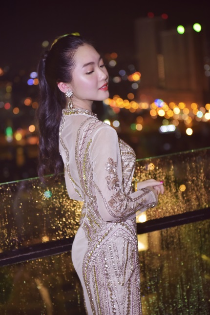 Những chiếc đầm dạ tiệc mà hot girl Việt chấp nhận mặc đụng hàng - Ảnh 1.