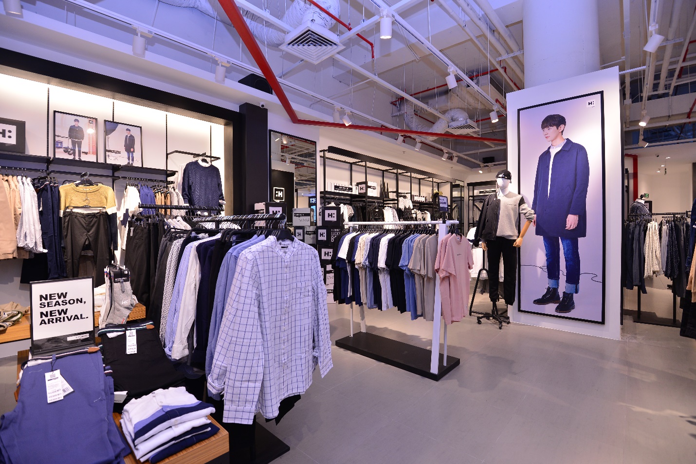 H Connect Thương hiệu H:CONNECT tưng bừng khai trương cửa hàng thứ 2 tại Crescent ...