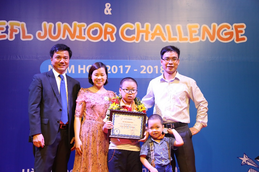 Không vì giải thưởng, phụ huynh Hà Nội năm nào cũng cho con đi thi TOEFL  Challenge vì những lý do này
