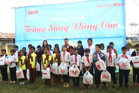 Trăng sáng vùng cao dành cho thiếu nhi cùng LOTTE Mart - Ảnh 1.