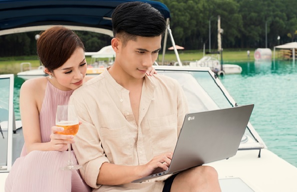 Laptop nặng trịch xưa rồi, giờ giới trẻ mê mẩn những món đồ nhẹ thế này đây - Ảnh 4.