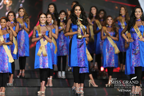 Những khoảnh khắc ấn tượng trong đêm chung kết Miss Grand International 2017 - Ảnh 3.