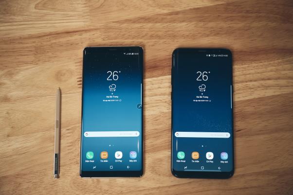 Xu hướng smartphone 2018: Chuyển sang dùng màn hình AMOLED thay vì LCD - Ảnh 3.
