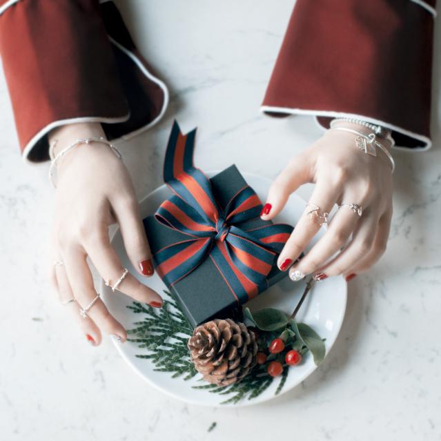 Lấp lánh đêm Giáng sinh cùng BST “Magic of Christmas” collection - Shimmer Silver - Ảnh 11.