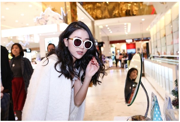 Quỳnh Anh Shyn cá tính và trendy với thương hiệu kính đang làm đắm đuối giới trẻ Hàn - Ảnh 3.
