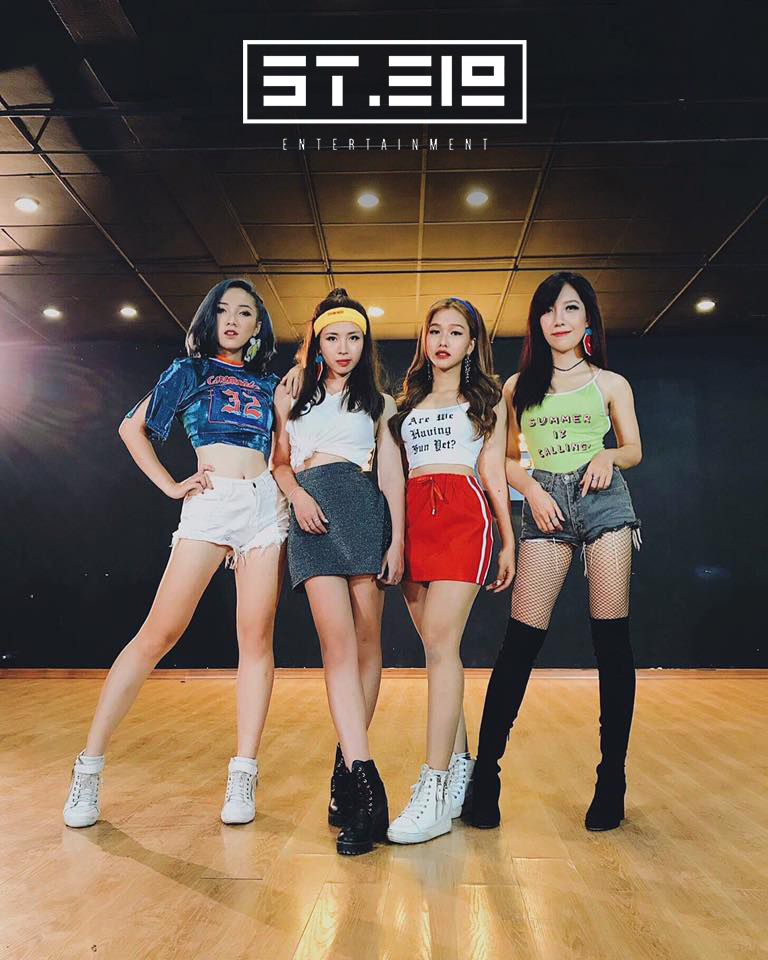 Hot girl ST319 – Muốn sexy cũng phải nỗ lực