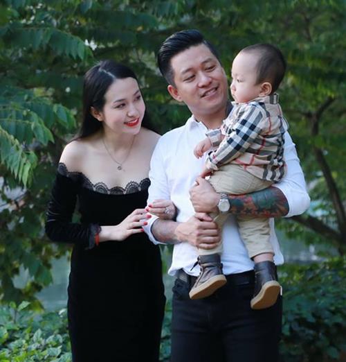 Tự tay chuẩn bị clip d&agrave;nh tặng vợ, Tuấn Hưng khiến cộng đồng mạng tan chảy v&igrave; qu&aacute; ngọt ng&agrave;o - Ảnh 4.