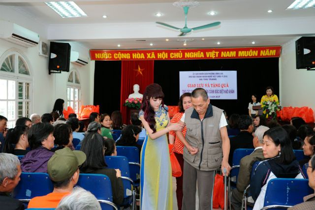 Hoa hậu Hà Thu Trang tích cực làm từ thiện sau đăng quang - Ảnh 7.