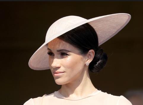 Vũ khí bí mật cho vẻ đẹp rạng rỡ hoàn hảo trong đám cưới hoàng gia Anh của công nương Meghan Markle - Ảnh 3. Vũ khí bí mật cho vẻ đẹp rạng rỡ hoàn hảo trong đám cưới hoàng gia Anh của công nương Meghan Markle - Ảnh 3.