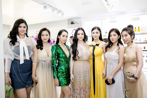 Giới trẻ Sài thành rần rần tham dự khai trương cửa hàng mỹ phẩm Hàn Quốc - Ảnh 3.